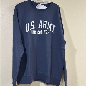 GREAT BUY ONLY $13 U.S. Army War College Sweatshirt Men’s Large NWT Retail $42